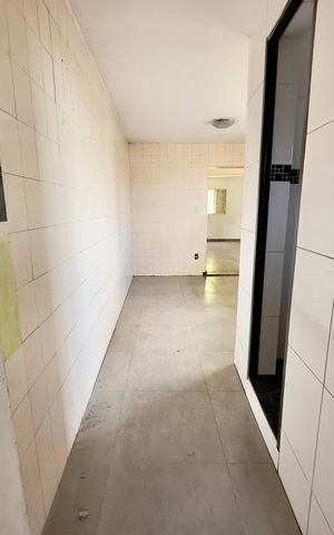 Casa à venda com 70m², 2 quartos e sem vaga Casa à venda com 70m², 2 quartos e sem vagaCorredor