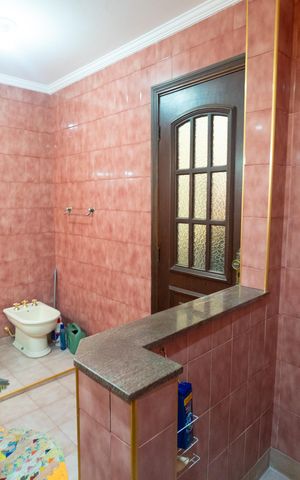 Casa para alugar com 126m², 3 quartos e 2 vagas Casa para alugar com 126m², 3 quartos e 2 vagasBanheiro