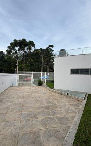 Casa à venda com 514m², 3 quartos e 7 vagas Casa à venda com 514m², 3 quartos e 7 vagasÁrea externa