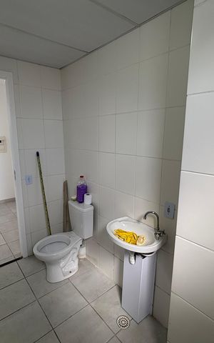 Apartamento para alugar com 150m², 2 quartos e 1 vaga Apartamento para alugar com 150m², 2 quartos e 1 vagaBanheiro social