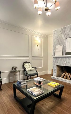 Casa para alugar com 190m², 4 quartos e 2 vagas Casa para alugar com 190m², 4 quartos e 2 vagasSala de Estar