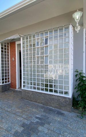 Casa para alugar com 198m², 3 quartos e 6 vagasFRENTE DO IMÓVEL