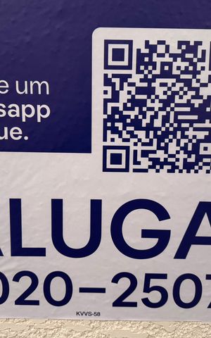 Casa de condomínio à venda com 180m², 3 quartos e 2 vagas Casa de condomínio à venda com 180m², 3 quartos e 2 vagasFachada