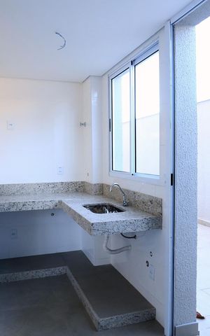 Apartamento à venda com 93m², 2 quartos e 2 vagas Apartamento à venda com 93m², 2 quartos e 2 vagasCozinha e Área de Serviço