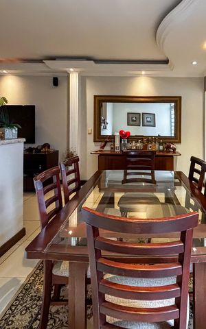 Casa à venda com 230m², 3 quartos e 2 vagas