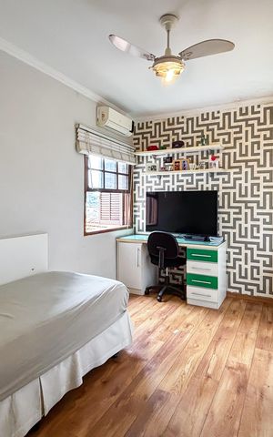 Casa à venda com 230m², 3 quartos e 2 vagas