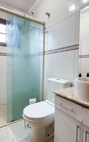 Casa à venda com 230m², 3 quartos e 2 vagas