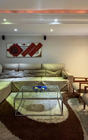 Casa à venda com 230m², 3 quartos e 2 vagas