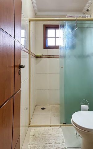 Casa à venda com 230m², 3 quartos e 2 vagas