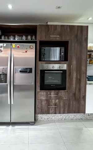 Casa à venda com 230m², 3 quartos e 2 vagas