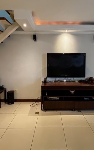 Casa à venda com 230m², 3 quartos e 2 vagas