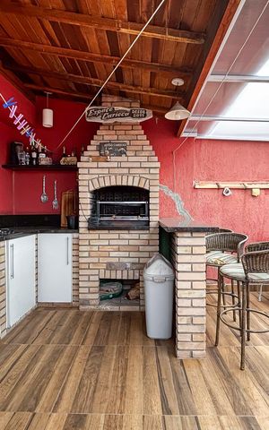 Casa à venda com 230m², 3 quartos e 2 vagas