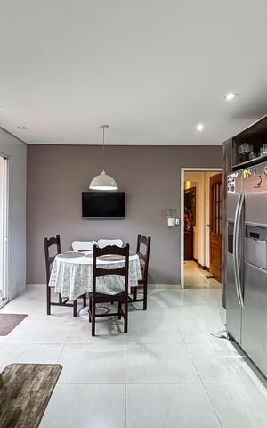 Casa à venda com 230m², 3 quartos e 2 vagas