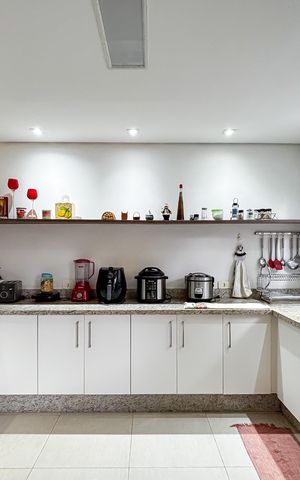 Casa à venda com 230m², 3 quartos e 2 vagas