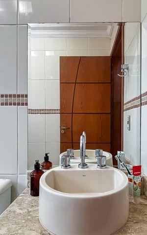 Casa à venda com 230m², 3 quartos e 2 vagas