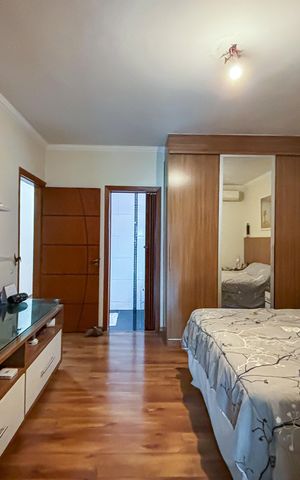 Casa à venda com 230m², 3 quartos e 2 vagas