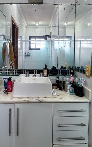 Casa à venda com 230m², 3 quartos e 2 vagas