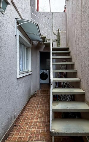 Casa à venda com 230m², 3 quartos e 2 vagas