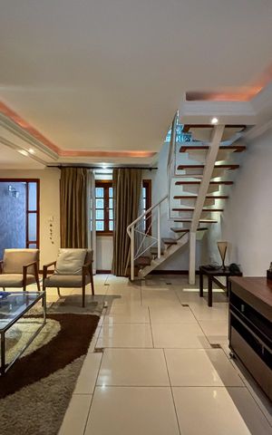 Casa à venda com 230m², 3 quartos e 2 vagas