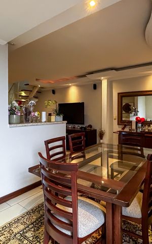 Casa à venda com 230m², 3 quartos e 2 vagas