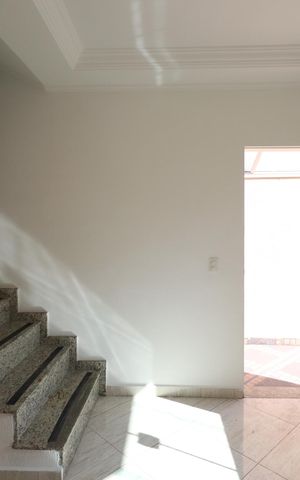 Casa para alugar com 91m², 2 quartos e 2 vagasSala
