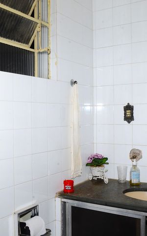 Casa à venda com 450m², 2 quartos e 8 vagasBanheiro social