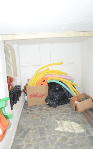 Casa à venda com 450m², 2 quartos e 8 vagasPorão