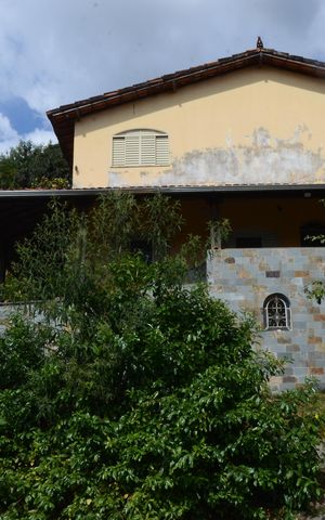 Casa à venda com 450m², 2 quartos e 8 vagasFachada