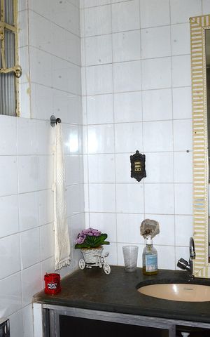 Casa à venda com 450m², 2 quartos e 8 vagasBanheiro social