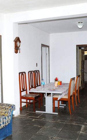 Casa à venda com 450m², 2 quartos e 8 vagasSala