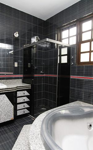 Casa para alugar com 350m², 4 quartos e 5 vagasBanheiro do quarto 2