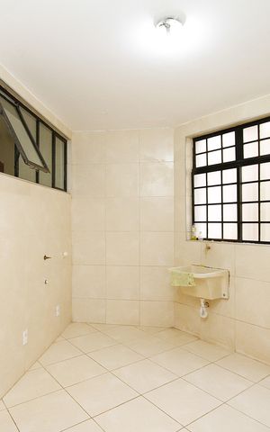 Casa para alugar com 350m², 4 quartos e 5 vagasÁrea de Serviço