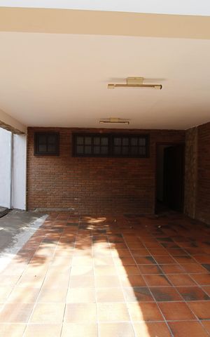 Casa para alugar com 350m², 4 quartos e 5 vagasGaragem