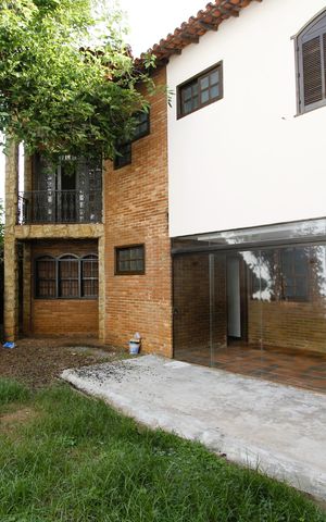 Casa para alugar com 350m², 4 quartos e 5 vagasÁrea externa