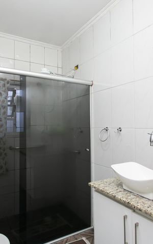 Casa à venda com 159m², 4 quartos e 3 vagas Casa à venda com 159m², 4 quartos e 3 vagasBanheiro 2