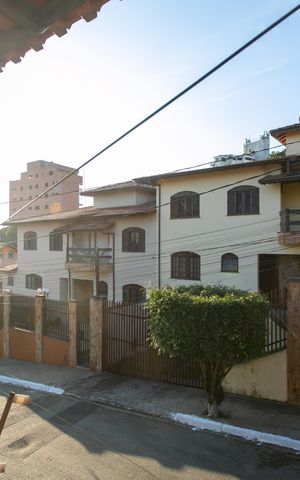 Casa à venda com 159m², 4 quartos e 3 vagas Casa à venda com 159m², 4 quartos e 3 vagasVista da Varanda