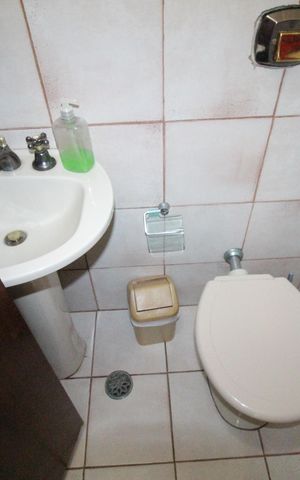 Casa de condomínio para alugar com 327m², 6 quartos e 4 vagasSala 1