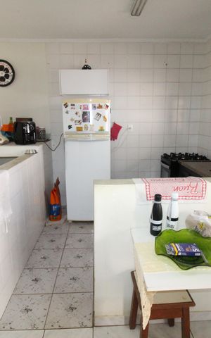 Casa de condomínio para alugar com 327m², 6 quartos e 4 vagasEdícula Cozinha