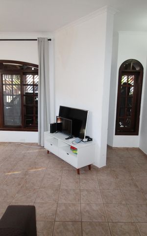 Casa de condomínio para alugar com 327m², 6 quartos e 4 vagasSala 1