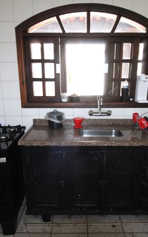 Casa de condomínio para alugar com 327m², 6 quartos e 4 vagasEdícula Cozinha