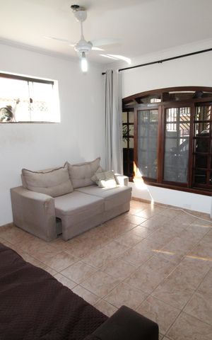 Casa de condomínio para alugar com 327m², 6 quartos e 4 vagasSala 1
