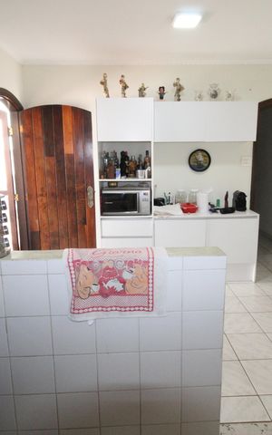 Casa de condomínio para alugar com 327m², 6 quartos e 4 vagasEdícula Cozinha