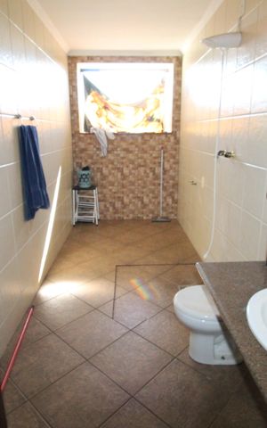 Casa de condomínio para alugar com 327m², 6 quartos e 4 vagasBanheiro da Suíte 2
