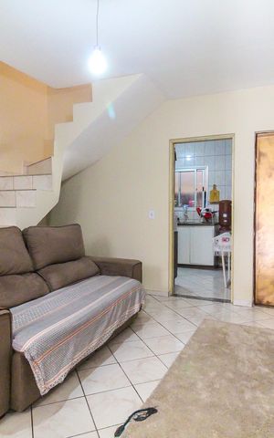 Casa de condomínio à venda com 80m², 2 quartos e 1 vaga Casa de condomínio à venda com 80m², 2 quartos e 1 vagaSala