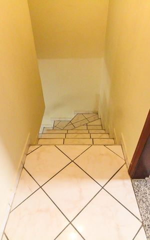 Casa de condomínio à venda com 80m², 2 quartos e 1 vaga Casa de condomínio à venda com 80m², 2 quartos e 1 vagaHall