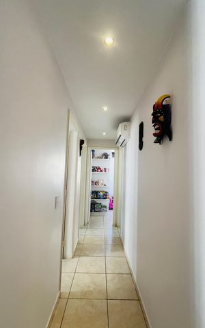 Apartamento à venda com 144m², 4 quartos e 2 vagas Apartamento à venda com 144m², 4 quartos e 2 vagasCorredor