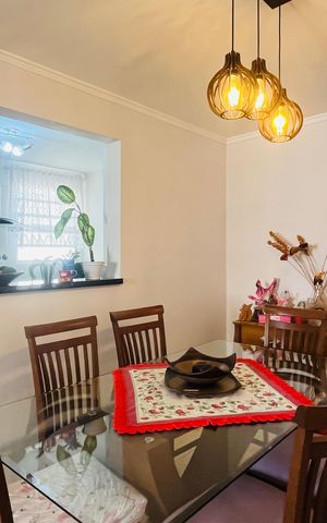 Apartamento à venda com 144m², 4 quartos e 2 vagas Apartamento à venda com 144m², 4 quartos e 2 vagasSala de jantar