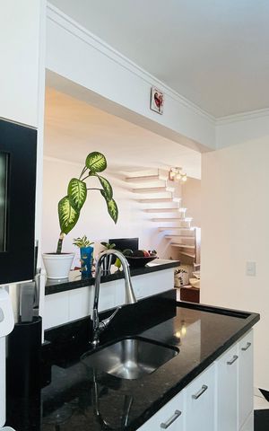 Apartamento à venda com 144m², 4 quartos e 2 vagas Apartamento à venda com 144m², 4 quartos e 2 vagasCozinha