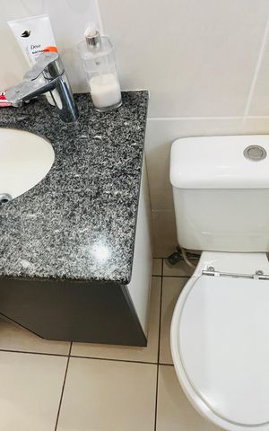 Apartamento à venda com 144m², 4 quartos e 2 vagas Apartamento à venda com 144m², 4 quartos e 2 vagasBanheiro social