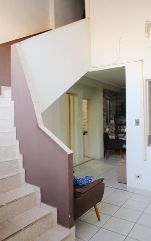 Casa à venda com 186m², 4 quartos e sem vagaHall